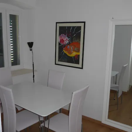 Adria Apartment Brist